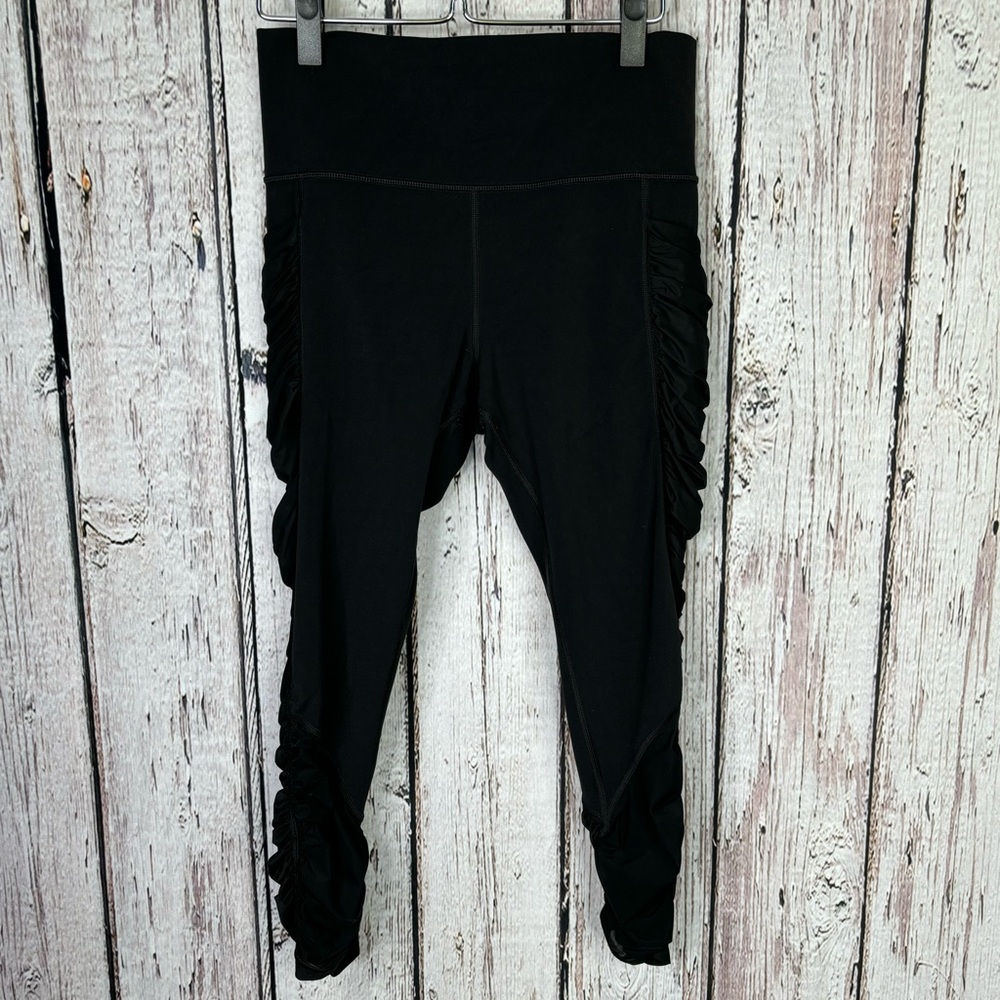 ATHLETA Mesh Me Up 7/8 Tight Black Size Large Buttery Soft Powervita High Rise